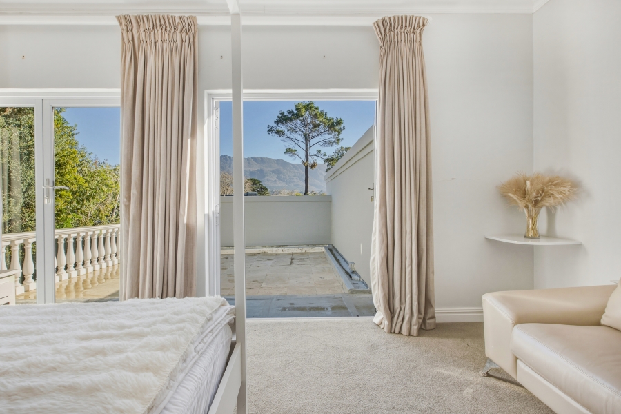 9 Bedroom Property for Sale in Constantia Western Cape
